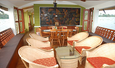 Luxury Houseboats & Beach Villa in Alleppey